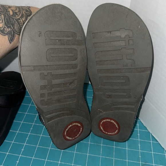 FitFlop Set of 3 Stylish Sandals 2  Black & 1 Grey Sparkle 2 Thong 1Slide Size 8 - Picture 4 of 12